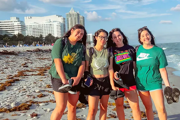 Turistas en la playa